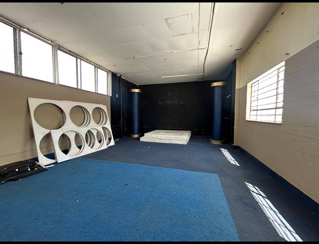 1,200M² WAREHOUSE TO LET IN DELAREY